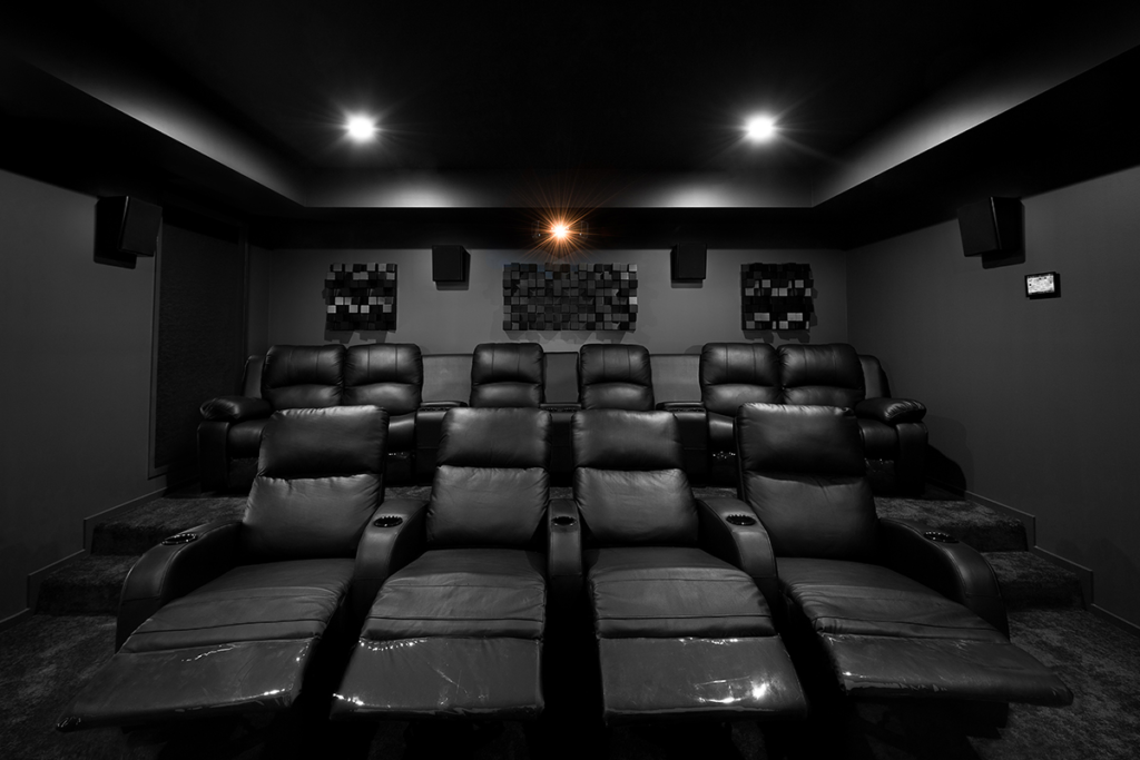 سینمای خصوصی مدرن با مبلمان موتورایز کیفیت برای مشاعات ساختمان 